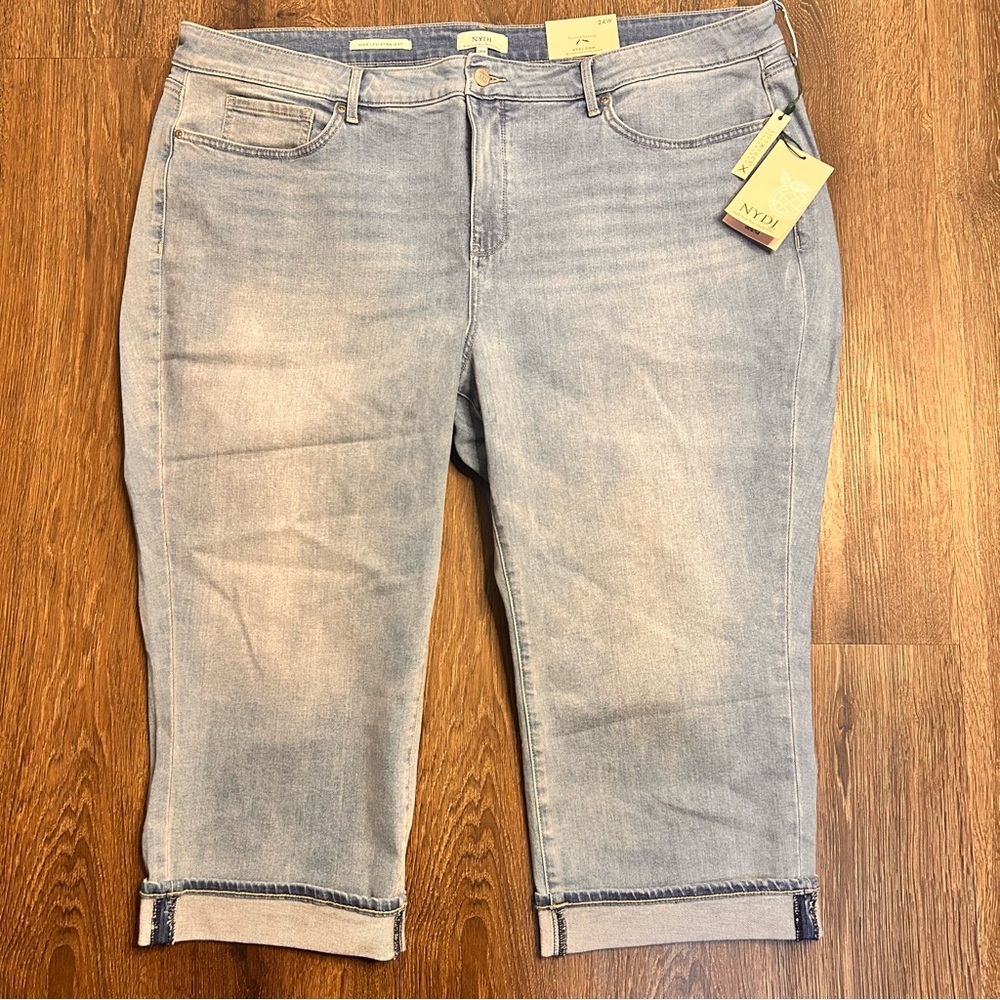 NYDJ Marilyn Straight Leg Light Wash Cuff Jeans W/ Cool Embrace 24W NWT Stretch